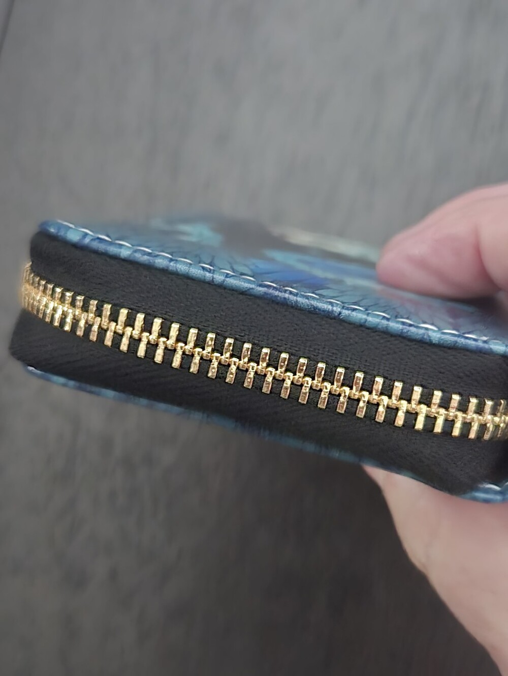 Blue Dragon Accordion Card Holder Wallet Zip Around Gold Tone Ring NWOT - Picture 4 of 9